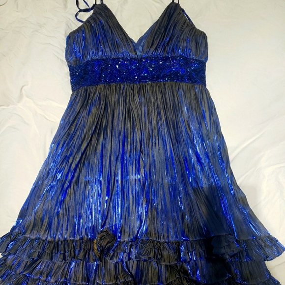 Elegant metallic blue silk dress by OC - Picture 4 of 6